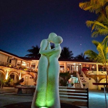 Sunbloom Beachfront Hotel And Restaurant Zambales Sinabacan Eksteriør billede