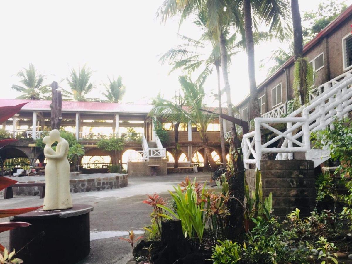 Sunbloom Beachfront Hotel And Restaurant Zambales Sinabacan Eksteriør billede