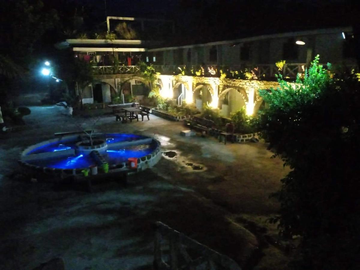 Sunbloom Beachfront Hotel And Restaurant Zambales Sinabacan Eksteriør billede