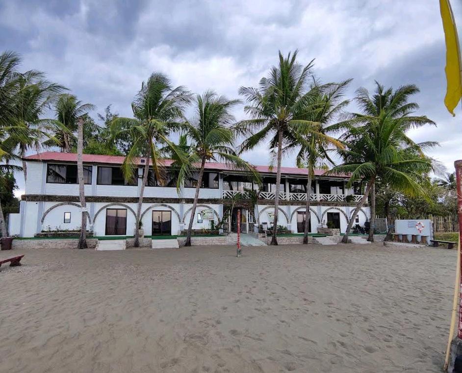 Sunbloom Beachfront Hotel And Restaurant Zambales Sinabacan Eksteriør billede