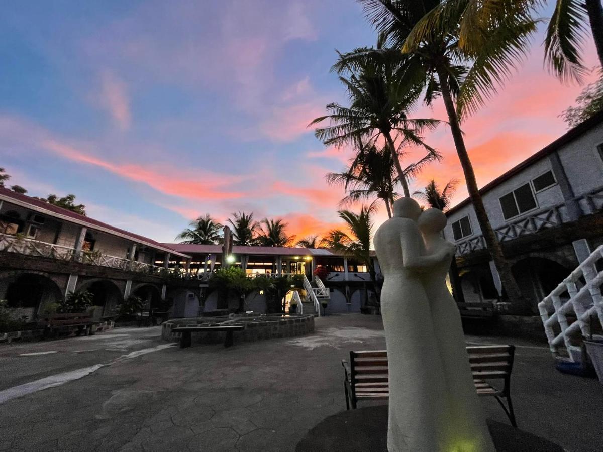 Sunbloom Beachfront Hotel And Restaurant Zambales Sinabacan Eksteriør billede