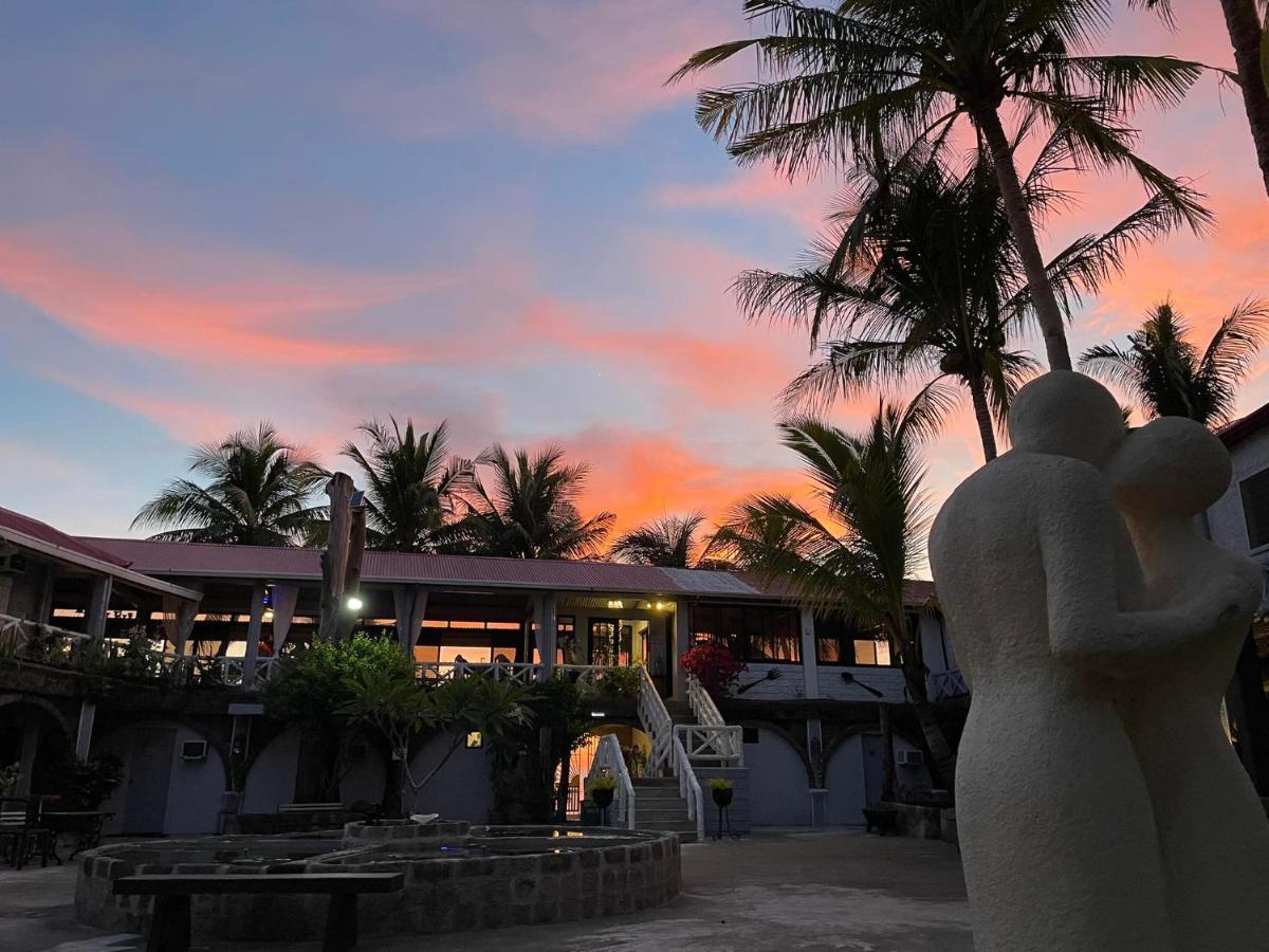 Sunbloom Beachfront Hotel And Restaurant Zambales Sinabacan Eksteriør billede